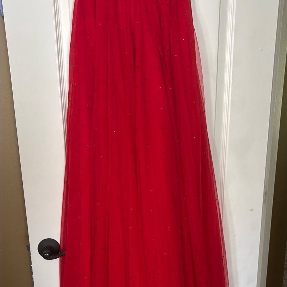 Red Sweetheart Sleeveless Prom Gown - Picture 3 of 5